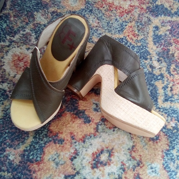 Vintage Criss Cross  Platform Leather  Wrapped Heel Sandals - Picture 10 of 16